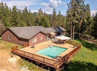 7437 W Evans Creek Rd, Rogue River, OR 97537
