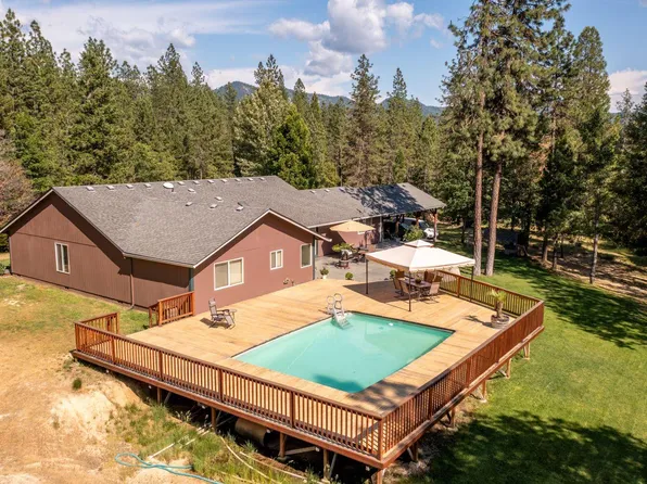 7437 W Evans Creek Rd, Rogue River, OR 97537