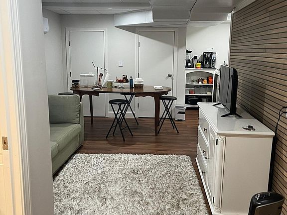 3rd image of 86 Lowell Road