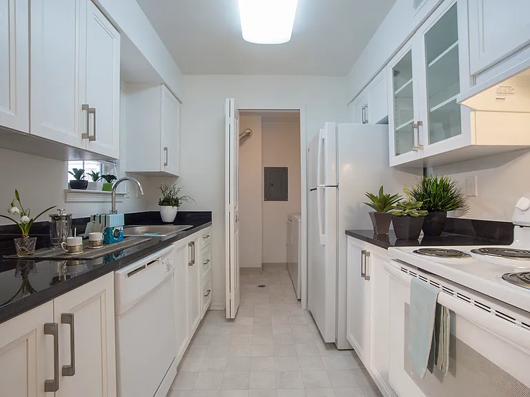Citation Club Apartments — Photo 1