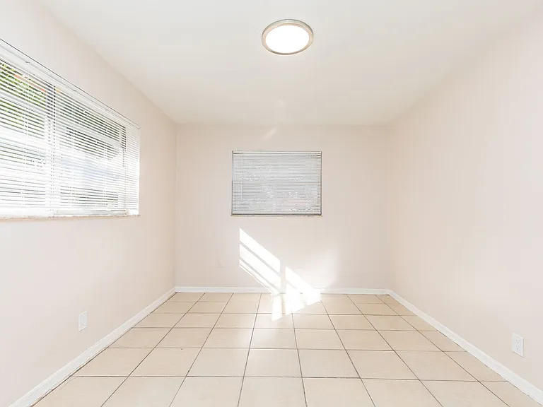 7750 SW 10th Ct — Photo 19
