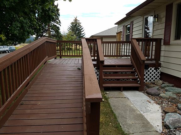 Front deck with ramp