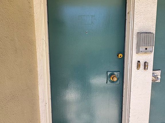 3rd image of 1142 Green St #1-1144