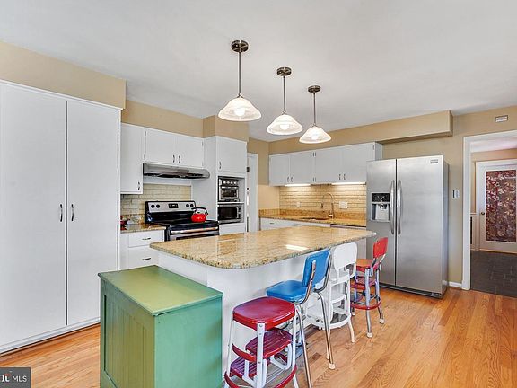4th image of 3119 Juniper Ln