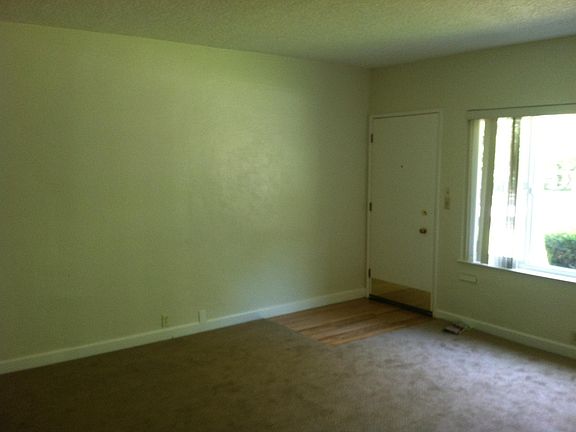 4th image of 1098 California Ave