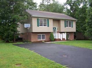 60 Canton Ln, Stuarts Draft, VA 24477