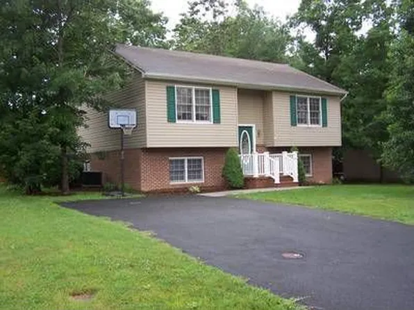 60 Canton Ln, Stuarts Draft, VA 24477