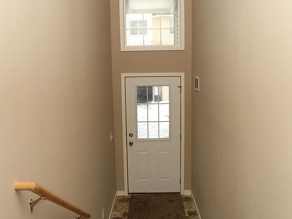 3rd image of 11958 Emery Village Dr N