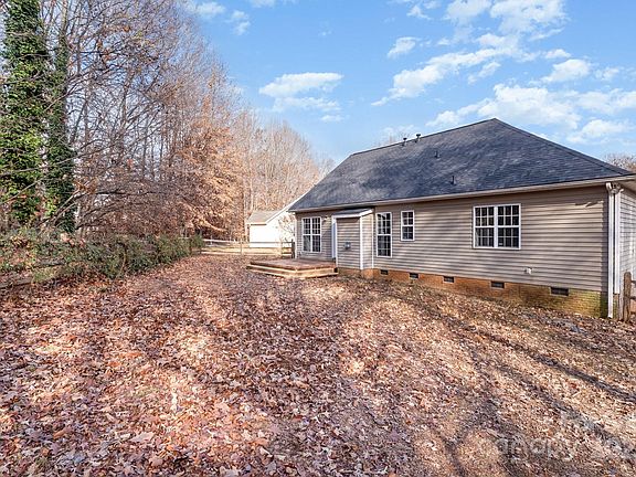 3rd image of 4435 Gladwood Ln
