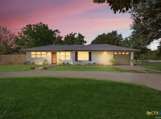 907 E Main St, Little River Academy, TX 76554