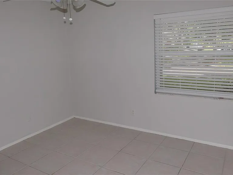 525 Moreno Cir NE — Photo 16