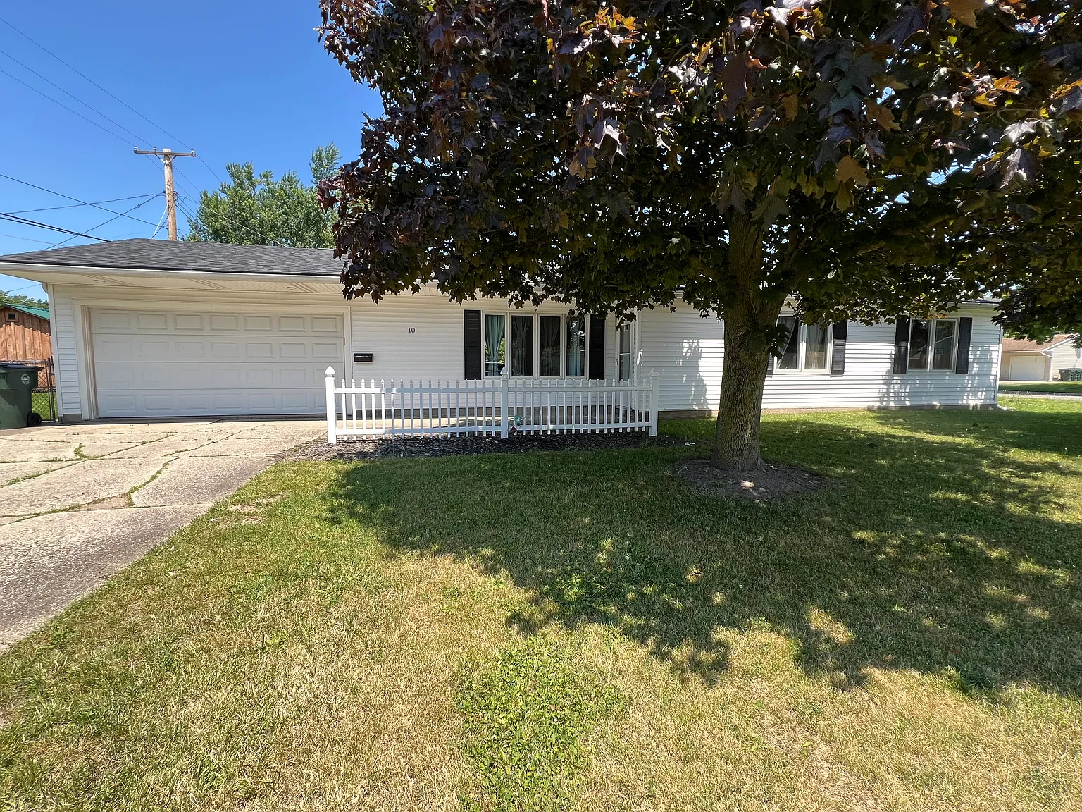 3 bed, 1184 sqft, $2,000 — Photo 1