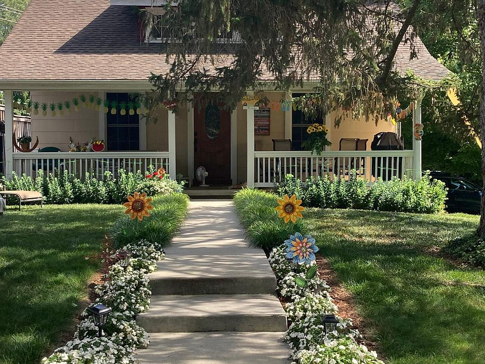 front of house, street view
