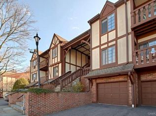 72 Foxwood Cir, Mount Kisco, NY 10549