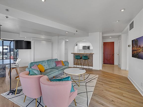 2nd image of 200 Harbor Dr Unit 3203