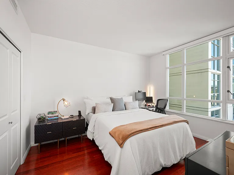 850 Beech St #820 — Photo 24