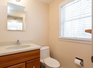 3 Greenleaf Dr, Exeter, NH 03833