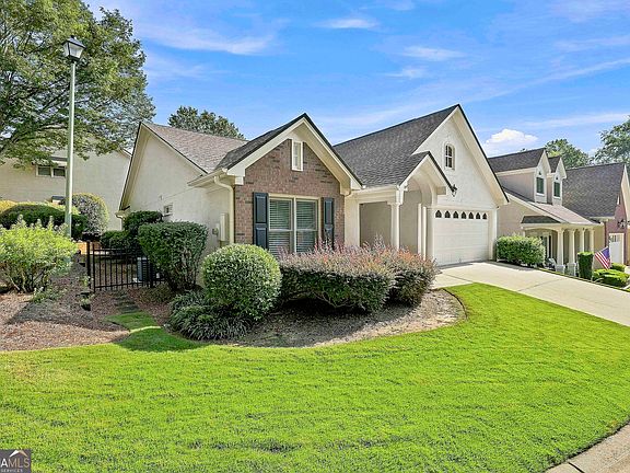 3rd image of 100 Augusta Dr
