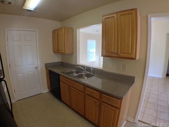 3rd image of 5423 Morning Breeze Ln