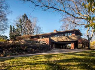 2 Scheffield Rd, Carnegie, PA 15106