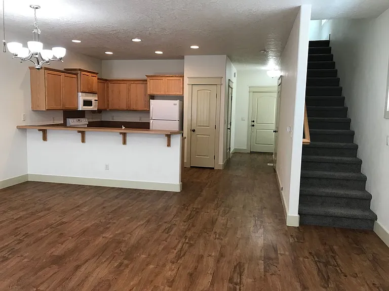 2131 S Amy Ave — Photo 15
