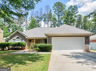 8 Victoria Dr, Fairburn, GA 30213