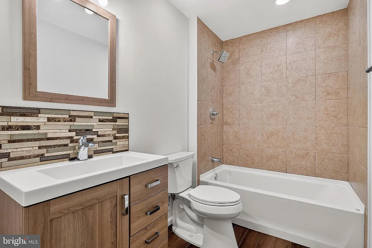 5 bed, 3.5 bath, 4548 sqft, $4,250 — Photo 1