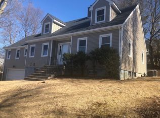 21 Tanglewood Rd, Waterbury, CT 06706