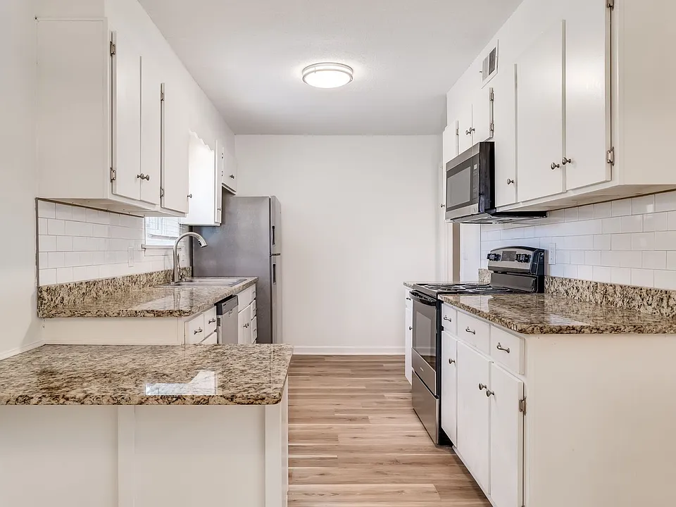 2915 Hope Ave #4