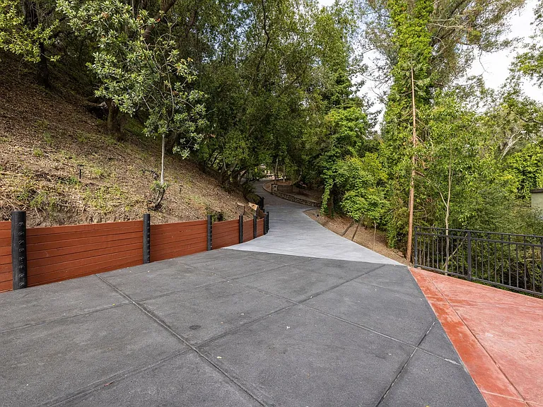 713 Wikiup Dr — Photo 65