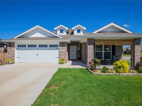 308 Post Oak Ave, Gentry, AR 72734