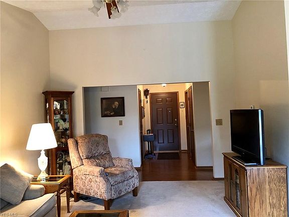 3rd image of 7621 Buchanan Dr