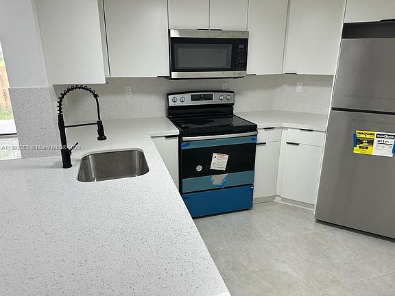 5th image of 9425 Fontainebleau Blvd APT 109