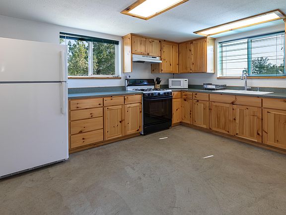 3rd image of 0 Bowens Ln