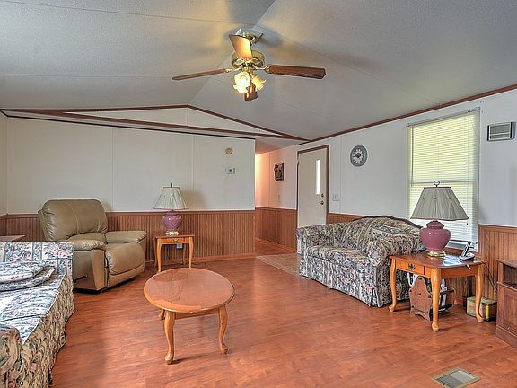 4th image of 262 Klepper Ln