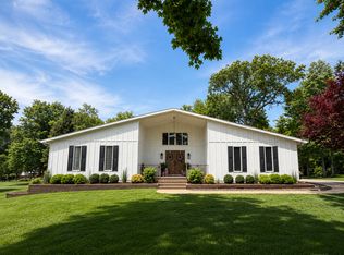 101 Patricia Ct, Lexington, IL 61753