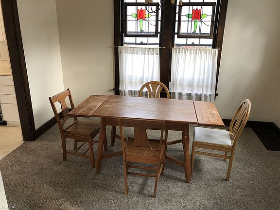 1202 E U Dining