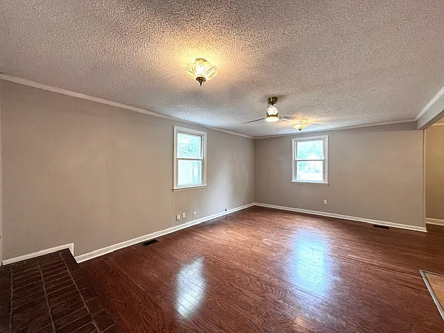 3329 Goodland Rd — Photo 9