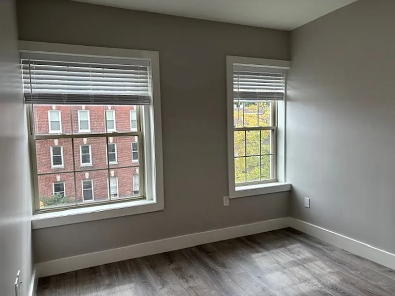 1825 Vernon St NW — Photo 16