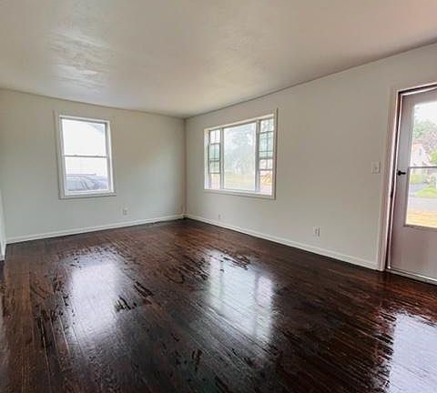 4th image of 43 Lafayette Ave