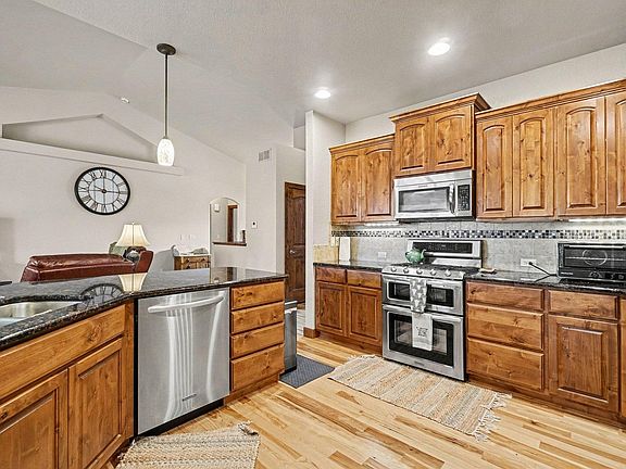 5th image of 634 Madden Ave