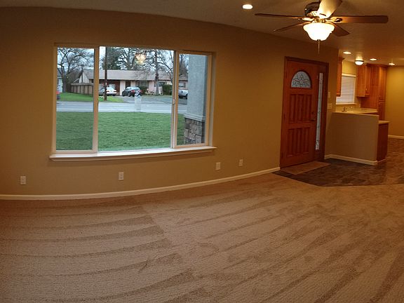 5th image of 8638 Oak Ave