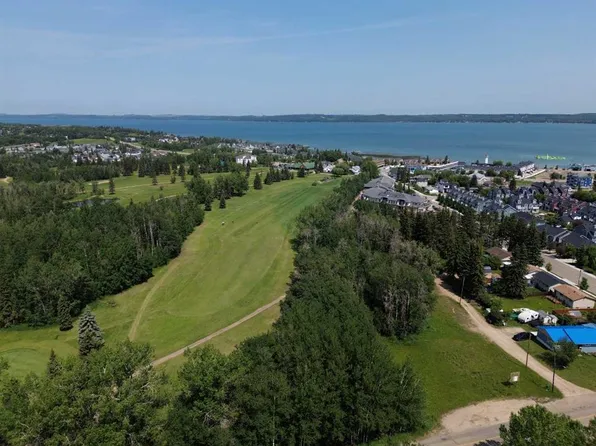 5310 50th Ave, Sylvan Lake, AB T4S 1E7