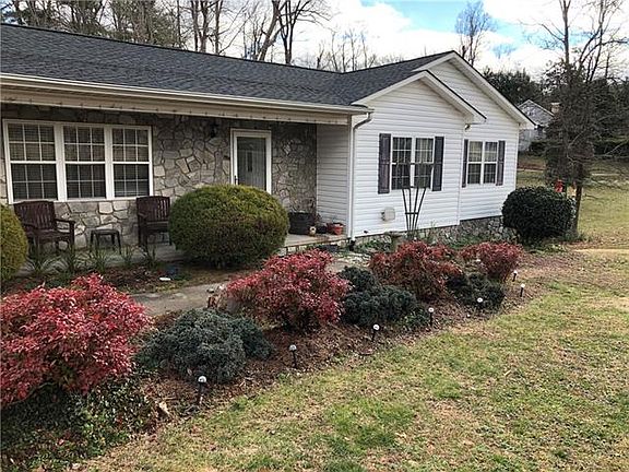 2nd image of 745 Hibriten Dr SE