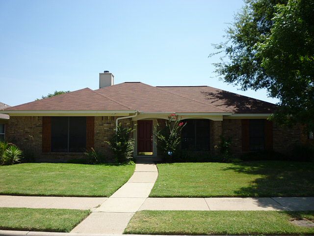 1st image of 322 Parkwood Ln