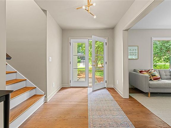 4th image of 2820 Ponderosa Cir