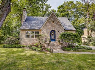 1408 W Decorah Rd, West Bend, WI 53095