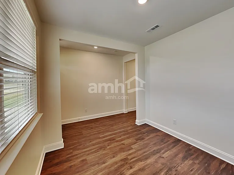 5208 Valor Dr — Photo 7