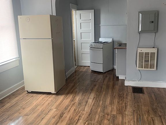 3rd image of 2005 Wayne Ave #6