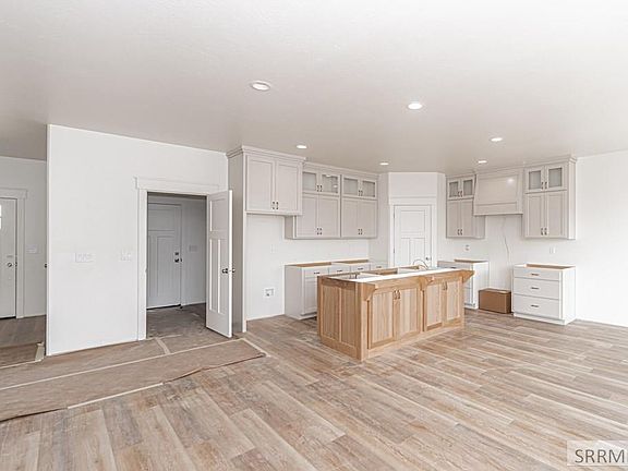 4th image of 4900 Torcello Dr